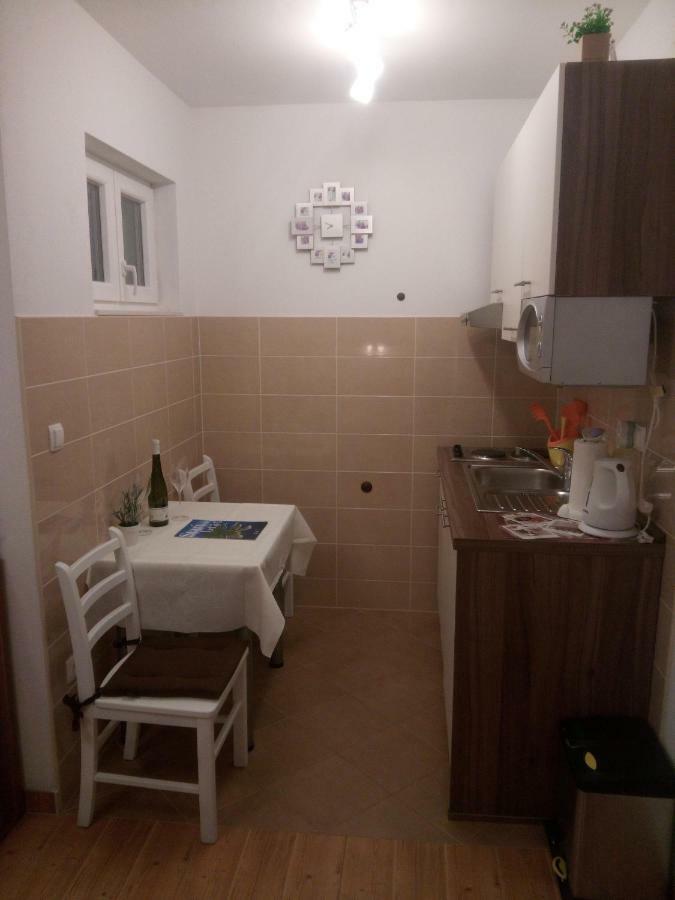 Apartmani Lomar Stari Grad  Exteriör bild