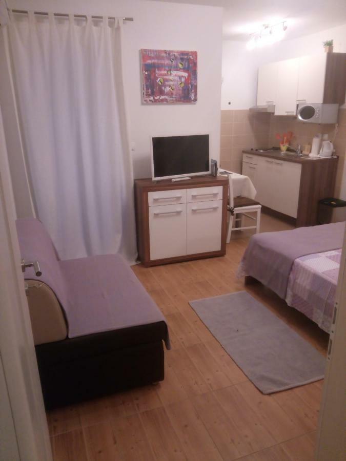 Apartmani Lomar Stari Grad  Exteriör bild