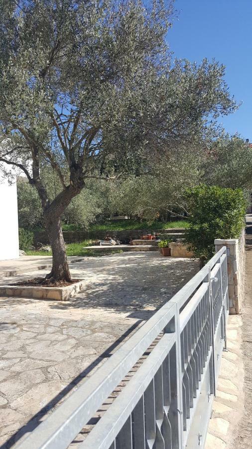 Apartmani Lomar Stari Grad  Exteriör bild