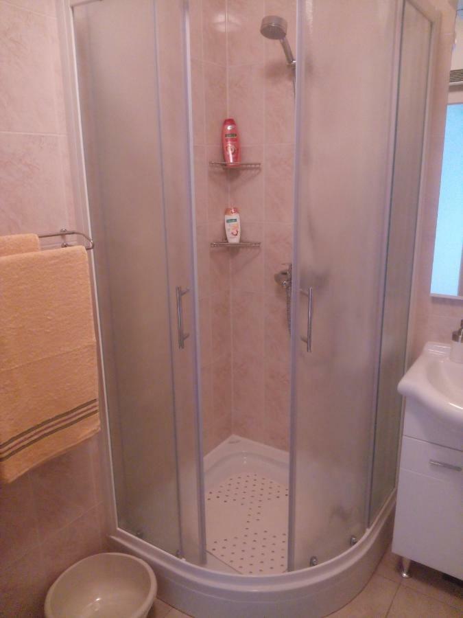 Apartmani Lomar Stari Grad  Exteriör bild